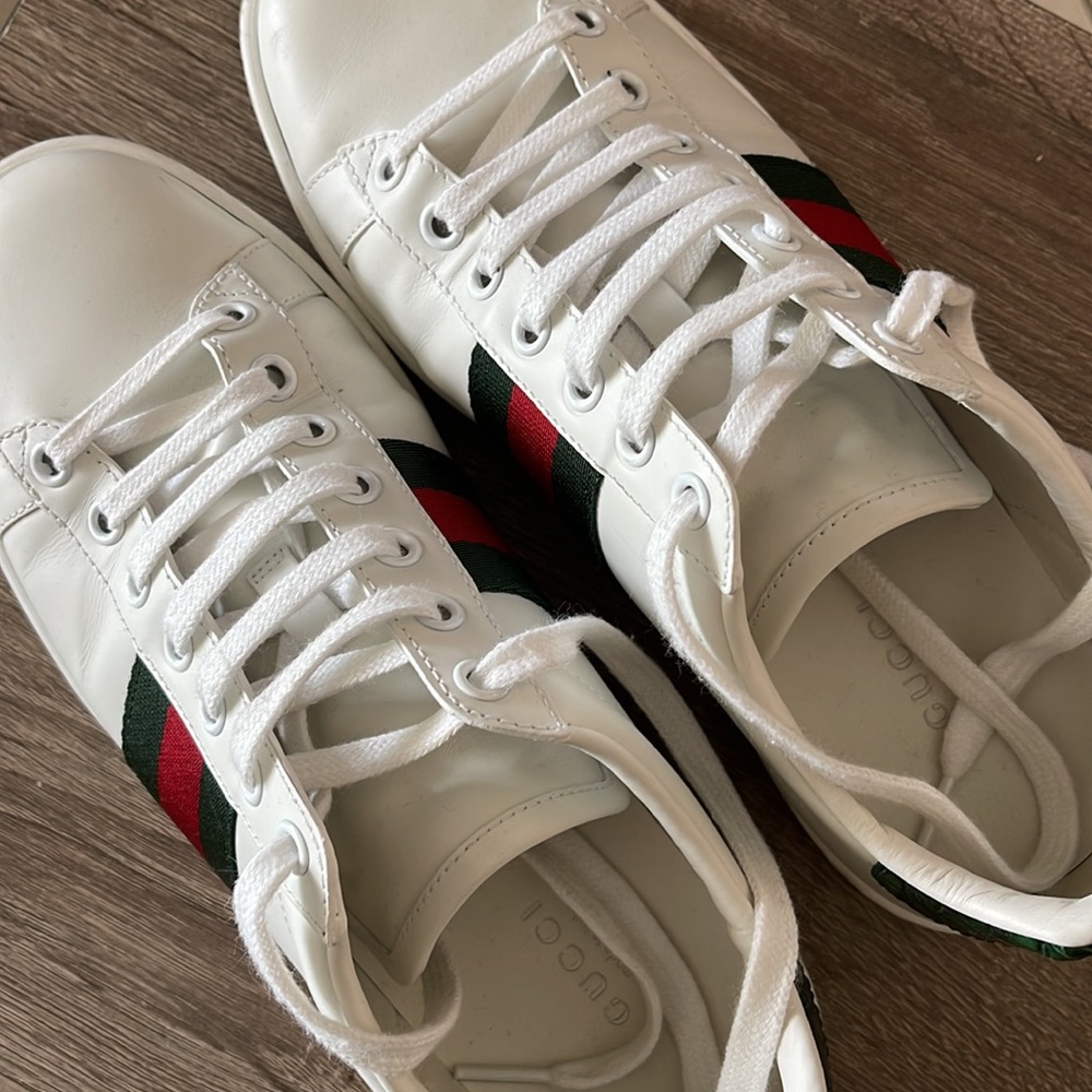 Women’s Gucci Leather Sneaker - Picture 2 of 10